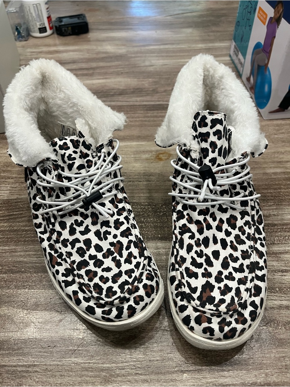 Faux Fur Lined Leopard Print Women's Winter Booties - White/Black/Brown